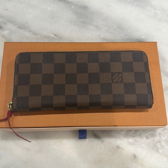 Louis Vuitton Wallet - Picture 1 of 5